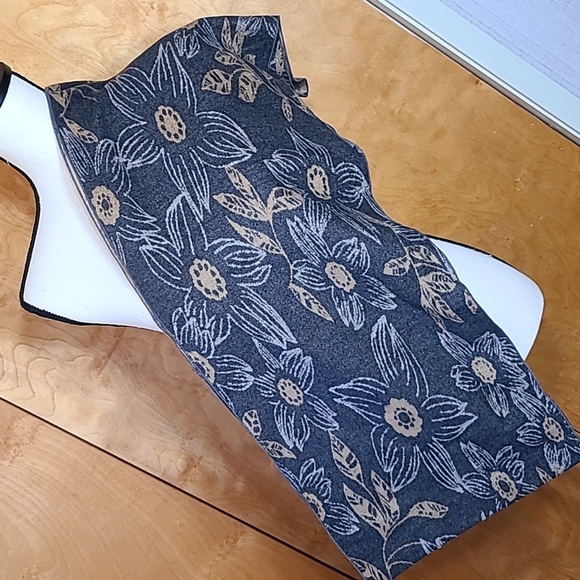 Chelsey II 100% silk infinity scarf.  So very soft! - Picture 3 of 4